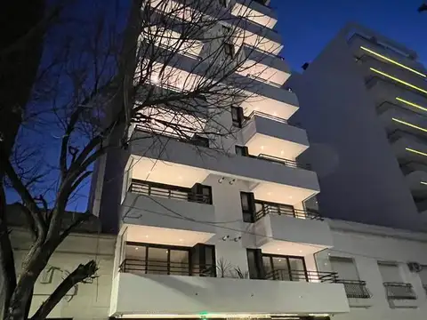 ALQUILER Departamento 1 Dorm. c/cochera - Microcentro