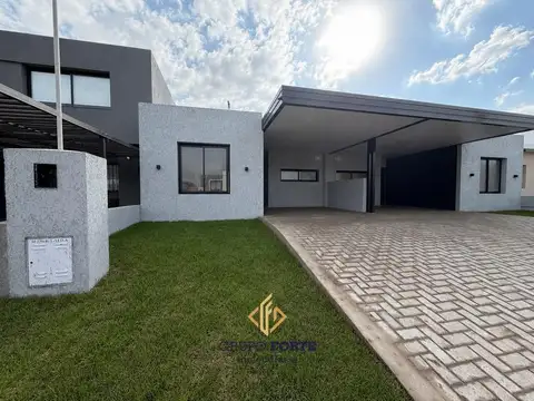 DUPLEX EN VENTA CON COCHERA Y PILETA EN BARRIO NORTE