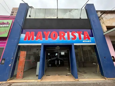 Amplio local en alquiler micro centro