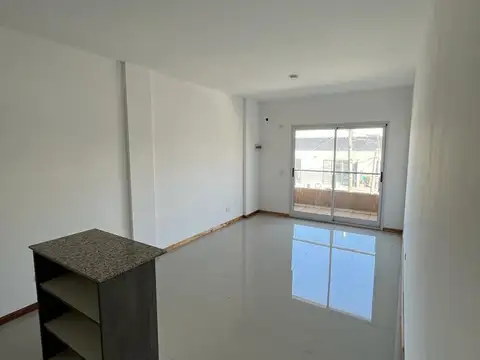 BALCON AL FRENTE - MUY LUMINOSO - 45m2 - ASCENSOR - PARRILLA - TERRAZA COMUN