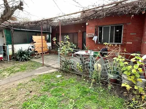 Casa 3 ambientes con 1 baño