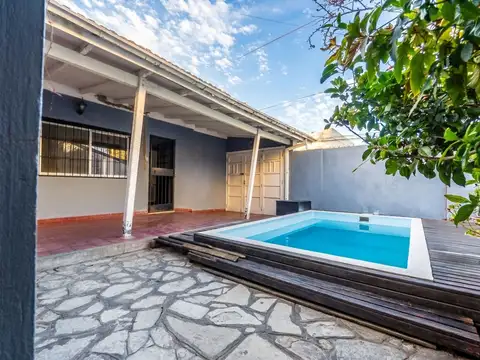 Venta Casa 3 Ambientes Martínez c/Pileta y cochera