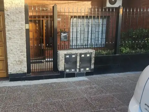 CASA TIPO PH DE 3 AMBIENTES EN PLANTA BAJA