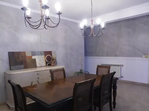 Casa 6 ambientes con 4 baños
