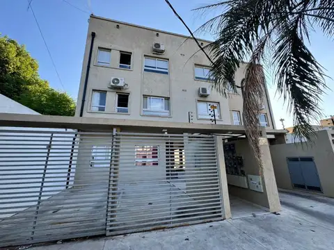 DEPARTAMENTO - 2 AMBIENTES CON COCHERA - ITUZAINGO