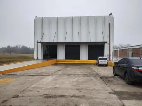 Excelente Depósito en Alquiler en Predio Multi-inquilino