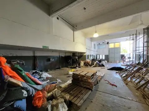 EXCELENTE GALPÓN DE 540 M2 A 5 CUADRAS DE AV GRAL. PAZ