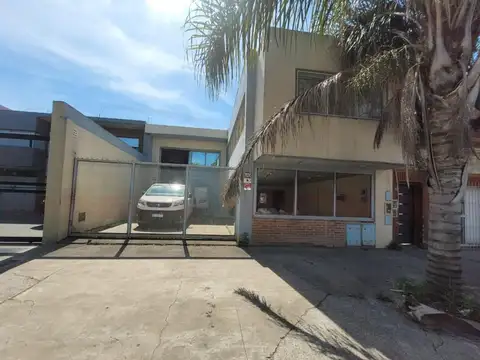 EXCELENTE GALPÓN DE 540 M2 A 5 CUADRAS DE AV GRAL. PAZ