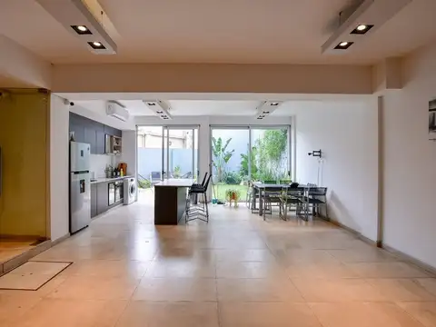 Casa 4 ambientes con 4 baños
