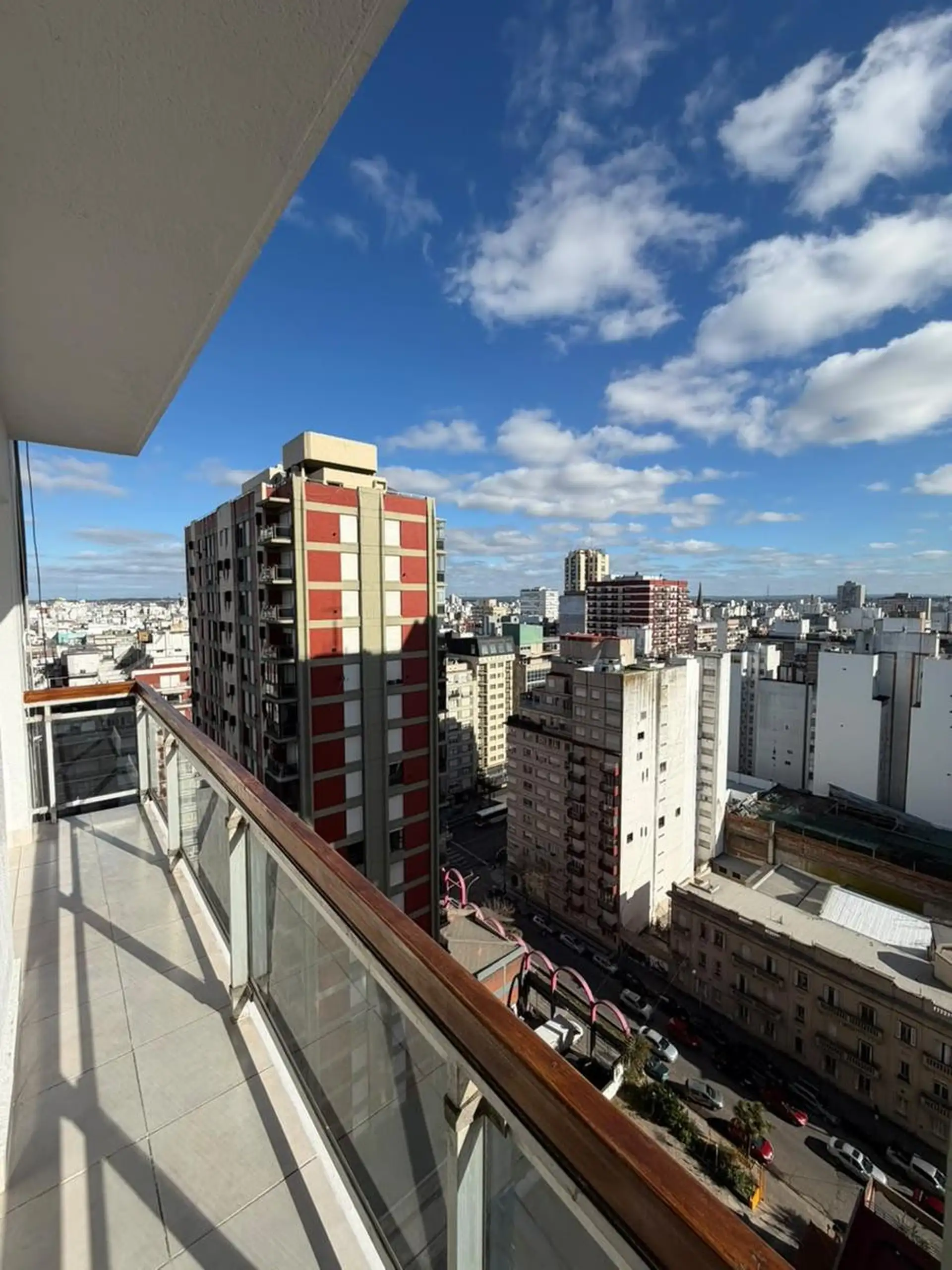 Venta de departamento - 2 ambientes - A la calle - Vista al mar - Cochera - Centro - Mar del Plata