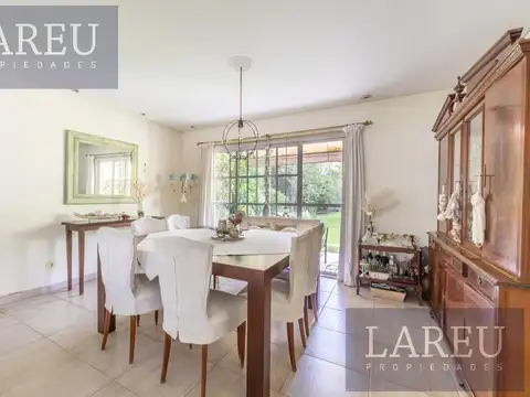 Casa 6 ambientes con 3 baños