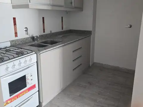 24 De Noviembre 1200, Piso 3