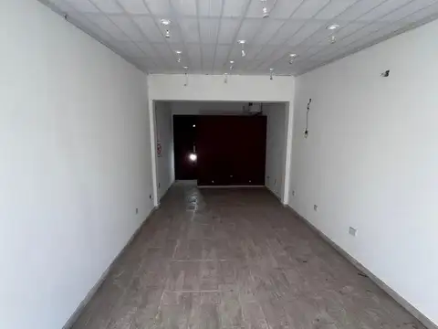 Local en Alquiler en El Palomar, $ 600.000