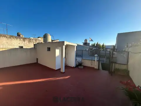 hermoso PH al frente