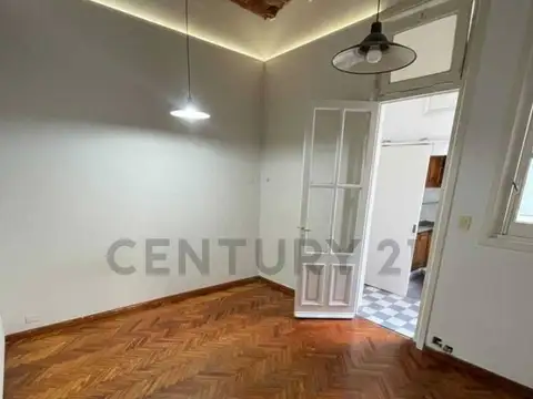 Hipolito yrigoyen 1400, Piso 1