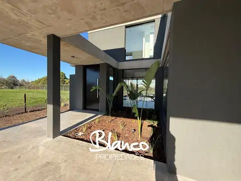 Casa en Venta en Los Cardos, USD 698.000