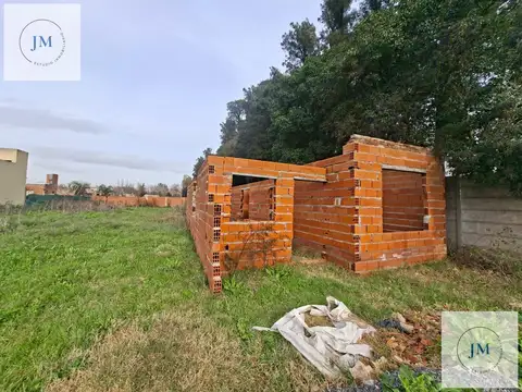 Venta Terreno con edificación en Luján 