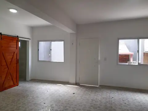 Depto Tipo Casa en Alquiler de 2 dormitorios