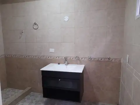 Depto Tipo Casa en Alquiler en Remedios De Escalada, $ 780.000