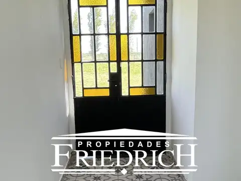 Casa 4 ambientes con 2 baños