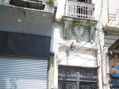 Avenida Almirante Brown 1300, Piso 1