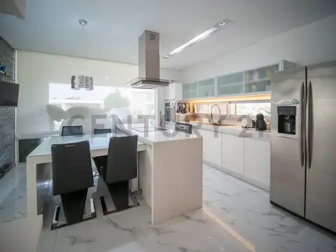 COUNTRY LOMAS DE CITY BELL CASA EN VENTA