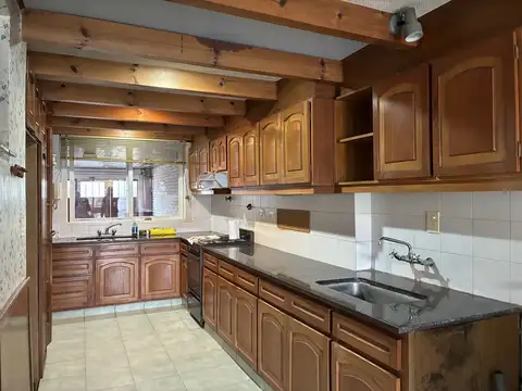 Casa 3 ambientes con 2 baños