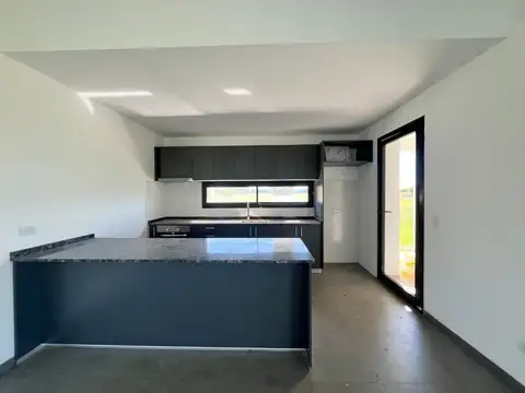 CASA EN VENTA LOBOS 2 DORMITORIOS LA FEDERALA