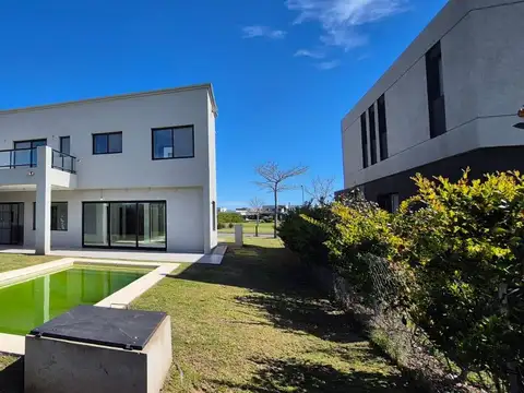 Venta Casa Barrio Los Ceibos