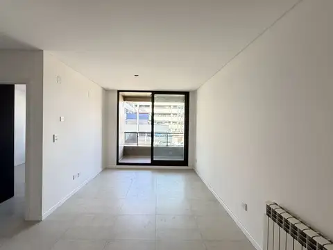 Av Carballo 800, Piso 1