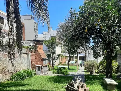 Vendo o Permuto casa a reciclar en Microcentro