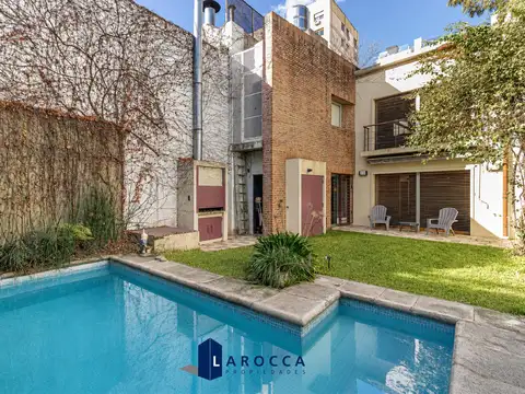 CASA - 4 AMB - VENTA - COLEGIALES - JARDIN CON PISCINA - GARAGE