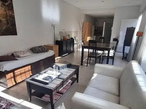 Espectacular Ph con gran patio, parrilla y posibilidad de ampliar a 4 amb (PERMITIDO POR REGLAMENTO)