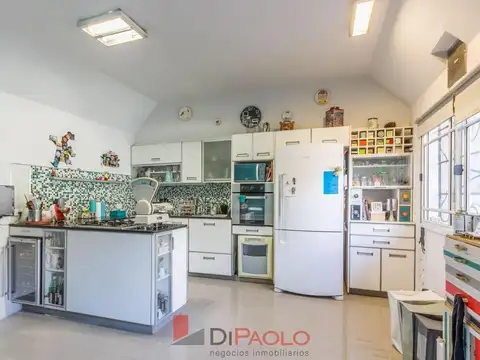 VENTA CASA 4 AMBIENTES CON COCHERA EN VILLA BOSCH