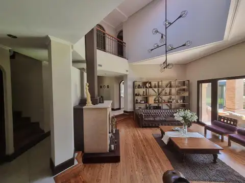 Casa 5 ambientes con 4 baños