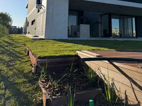 Casa en Venta al Este