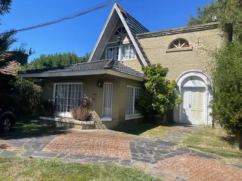 Granadero JB Baigorria.Barrio parque Los Rosales