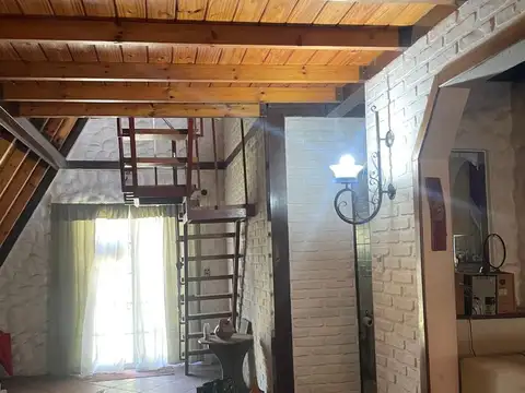 VENDE CASA 4 AMBIENTES EN CANNING CON PILETA Y JARDIN BARRIO LOS ROSALES