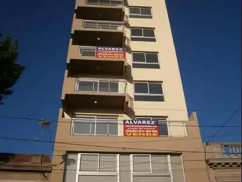 Dpto. 2 amb. A Estrenar, muy luminoso y excelente ubicación