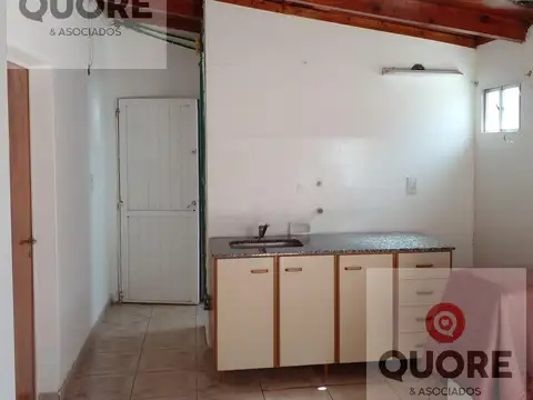 Casa 4 ambientes con 1 baño