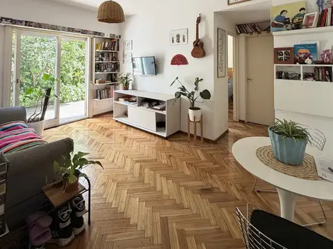 VENTA DEPARTAMENTO 2 AMB MAS ESCRITORIO Y PATIO EN COLEGIALES