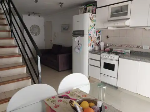 Depto Tipo Casa 2 ambientes con 1 baño