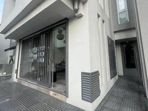 Av. Rivadavia 15700, Piso 1