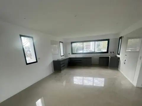 Casa en Alquiler de 4 dormitorios