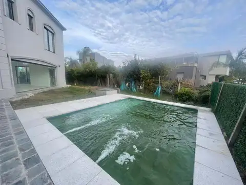 Casa en Alquiler al Norte