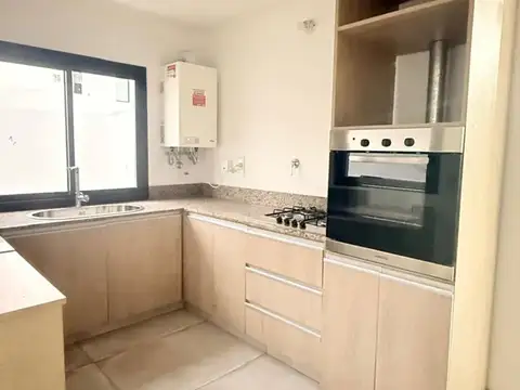 Casa 5 ambientes con 3 baños