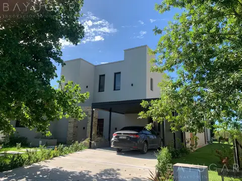 Venta Casa - Barrio Privado Los Alcanfores / Pilar