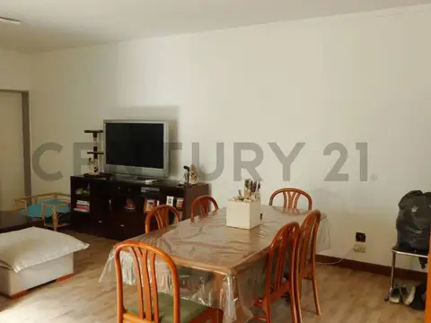 Depto Tipo Casa en Venta de 5 ambientes