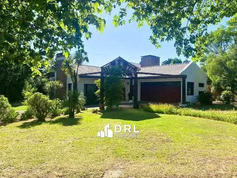 Casa en Venta con 2 cocheras