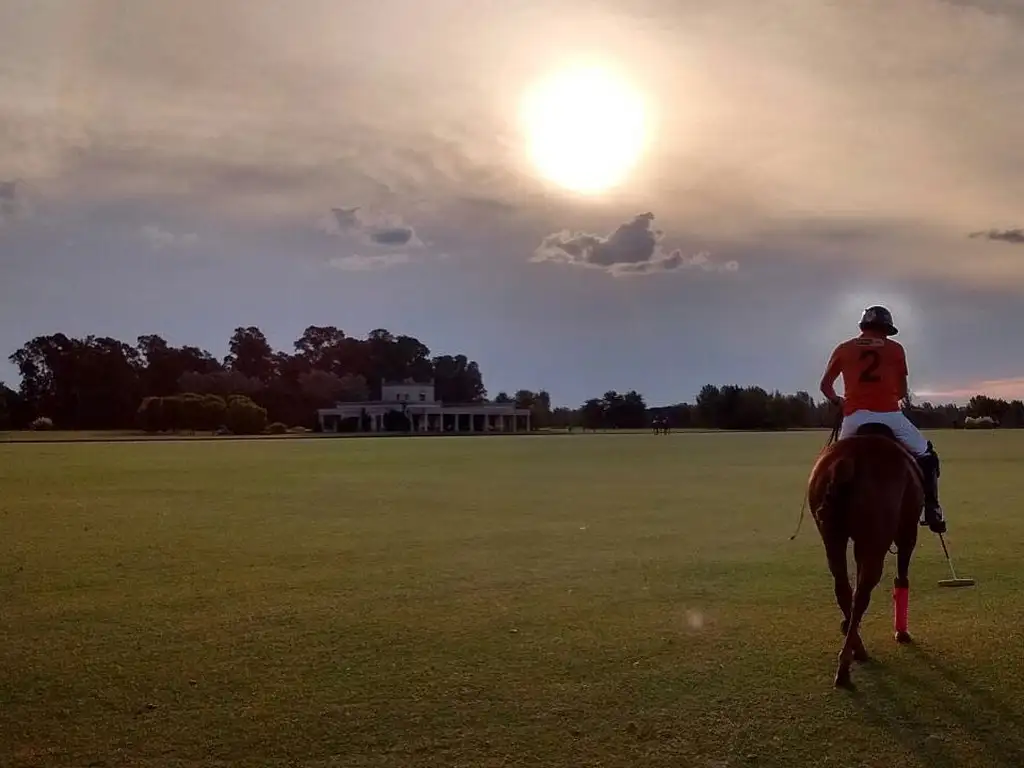 Actividades deportivas polo en Santa María de Lobos